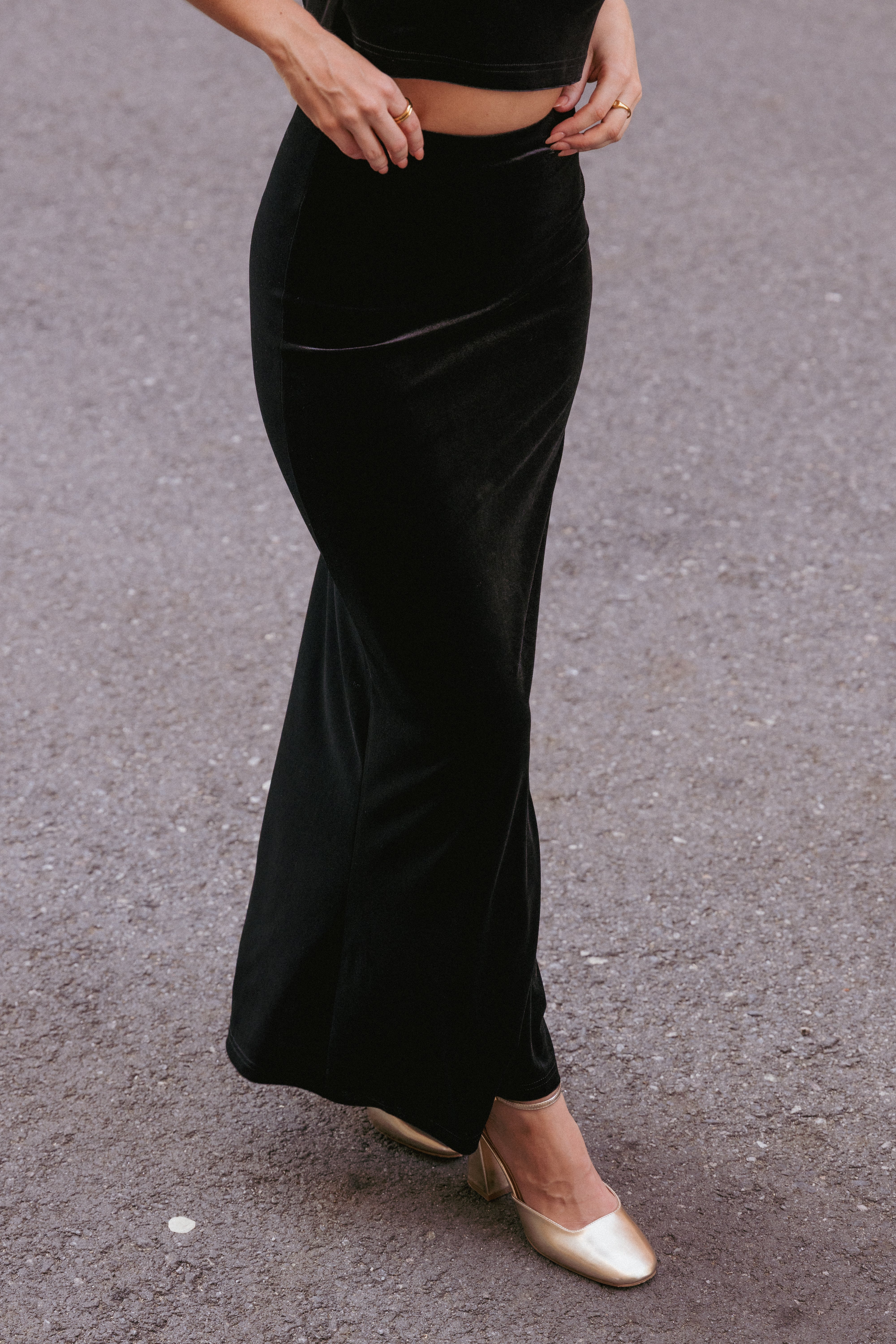 Velman Velvet Maxi Skirt - Black